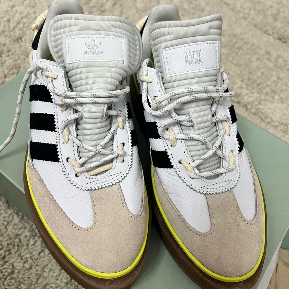 Ivy Park Supersleek 72